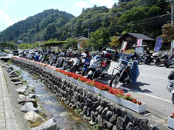 道の駅「どうし」の駐車場